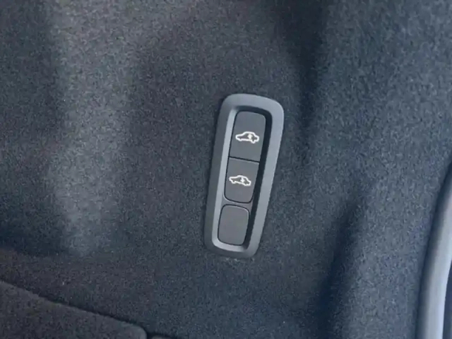 Volvo Xc60 t6 hybride rechargeable 350ch ultra style dark geartronic 8 awd — photo 15