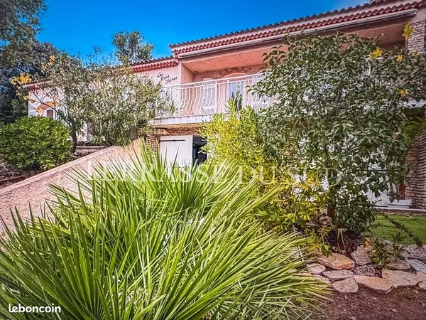 Villa avec piscine entre Aix / Marseille 4 chambres + un studio indépendant