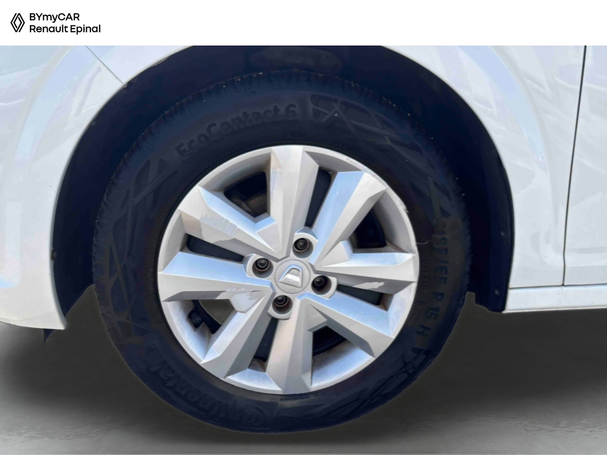Dacia Sandero SCe 65 — photo 14