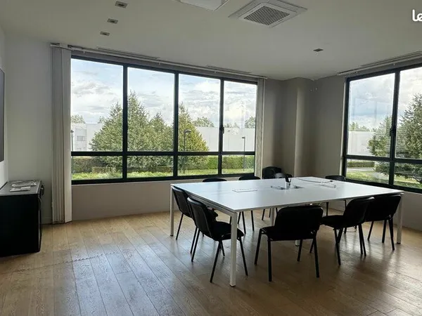 Bureaux 135 m² HALLENNES-LEZ-HAUBOURDIN