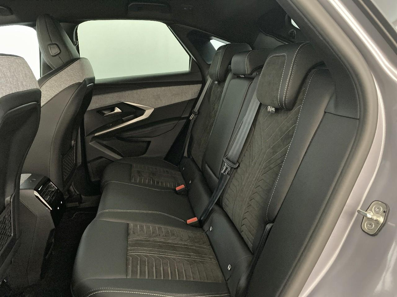 Peugeot 3008 hybrid 145 e-dcs6 gt — photo 10