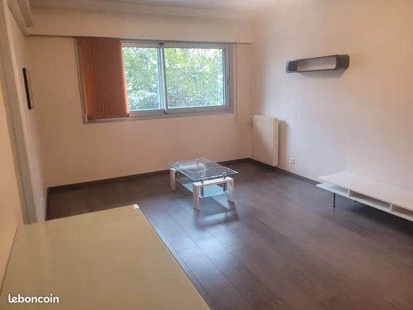 Loue appartement 50 m² centre Vence