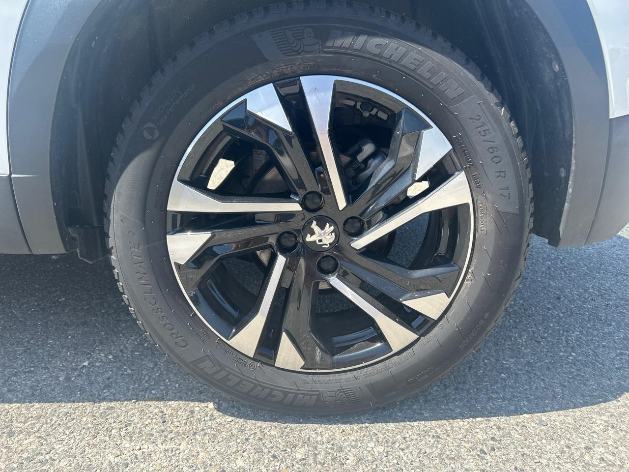 Peugeot 2008 1.5 bluehdi 110ch s&s allure — photo 11