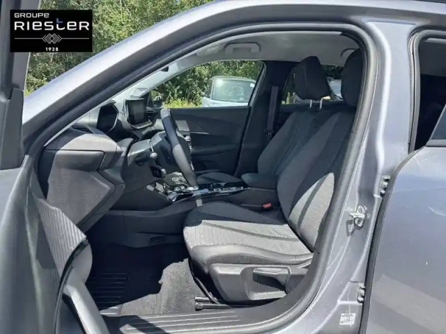 Peugeot 2008 electrique 136 ch — photo 11