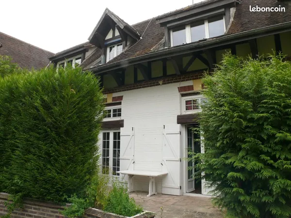 Maison 3 pièces dans domaine très calme à Airion, à environ 5 minutes en voiture de la gare de Clerm