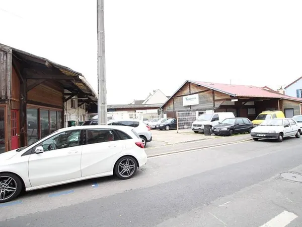 Local d'activité 700 m²