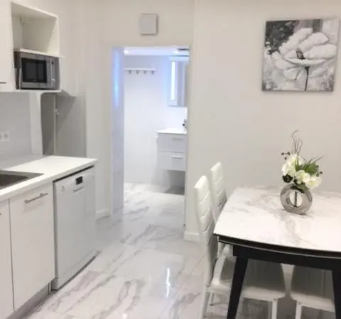 Vieil Antibes - meublé , 42 m2 loué à l'année
