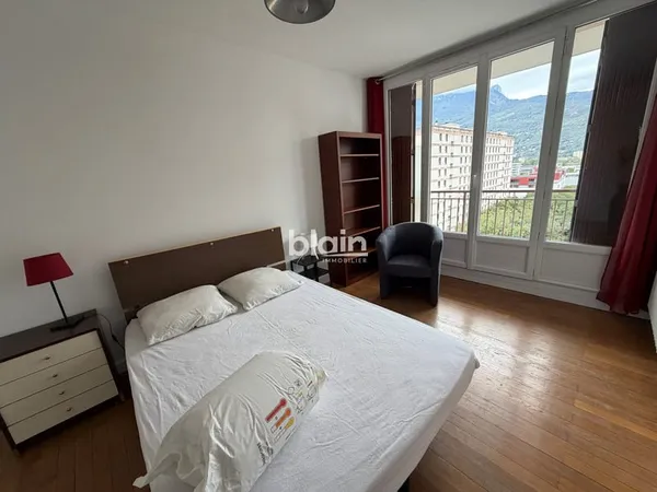 Appartement 3 pièces avec balcon et garage