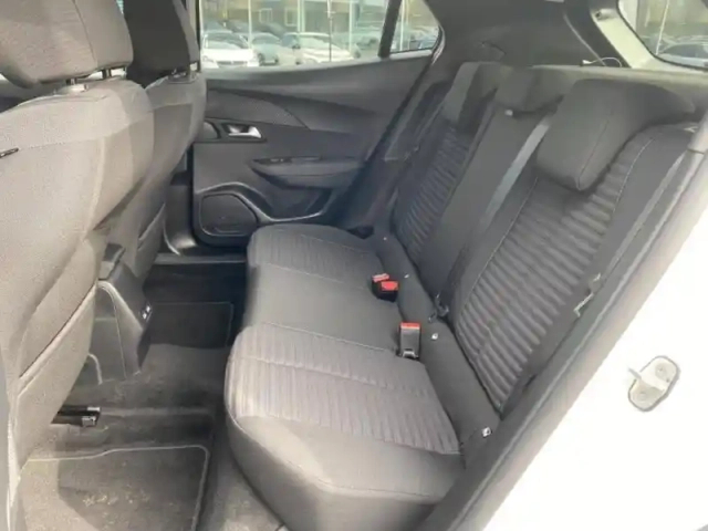 Peugeot 2008 1.2 puretech 130ch s&amp;s style eat8 — photo 9