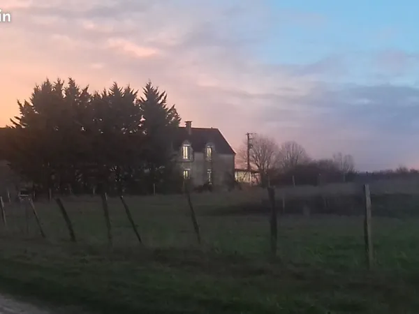 Maison mitoyenne a la campagne