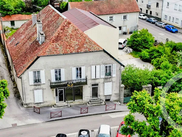 Maison 14 pièces 319 m²