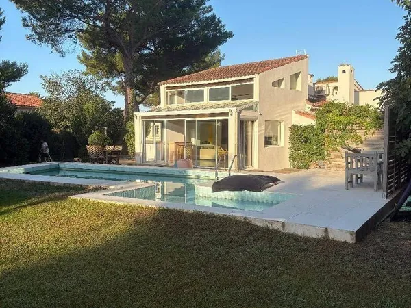 Villa 5 pièces 185 m²