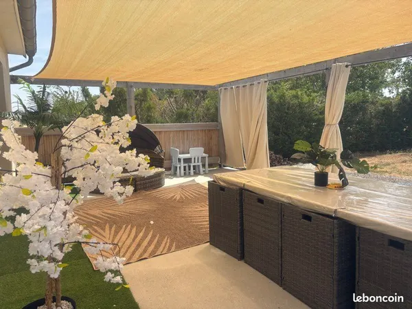 Pavillon familial 200 m² (7 ch) - DPE A - Terrain 5 500 m² bords de Vienne