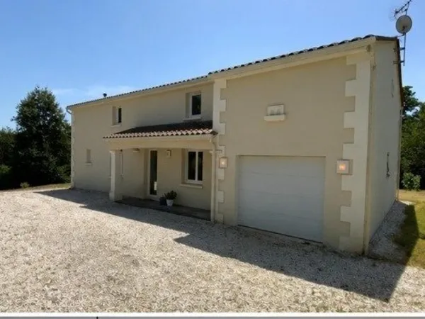 Spacieuse Maison avec piscine au calme de la campagne