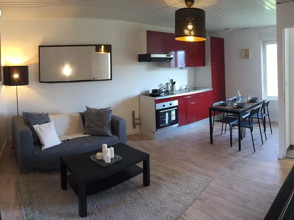 Bel appartement T2 situé au 1er et dernier étage, avec son jardin privatif à Caligny