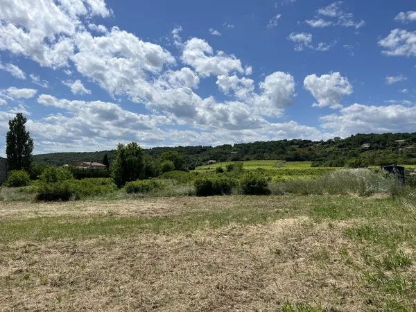 Terrain 400 m²