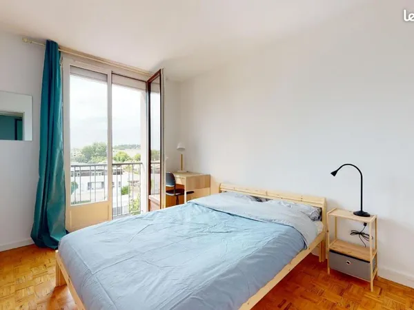 Chambre 5 pièces 67 m²