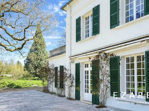 Maison 10 pièces 389 m²