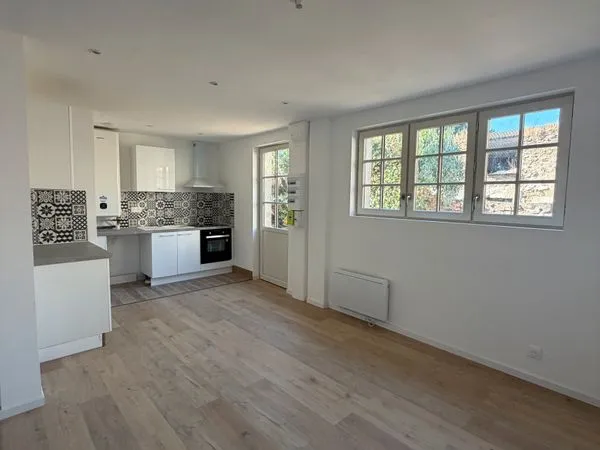 RARE APPARTEMENT 36 m2 REFAIT A NEUF ST DENIS D'ANJOU
