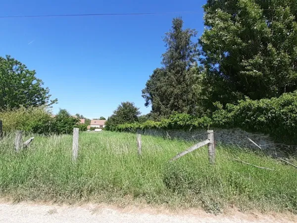 Vends Terrain constructible à Marles en Brie (77) - 680m²