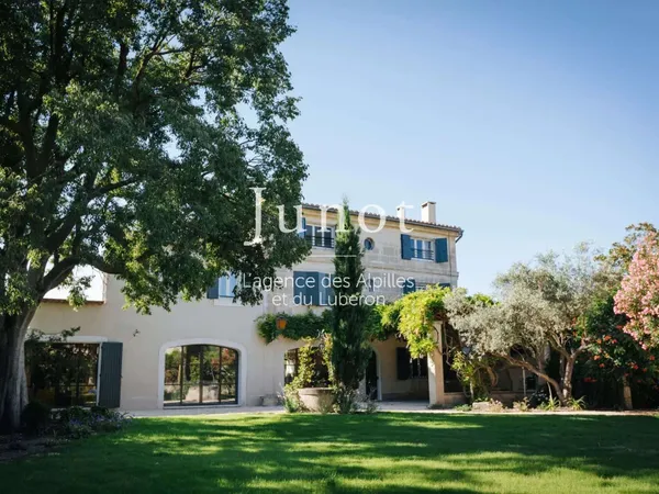 Maison 13 pièces 450 m²