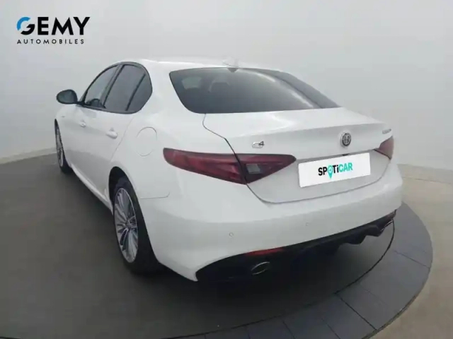 Alfa Romeo Giulia 2.2 210 ch at8 q4 — photo 9