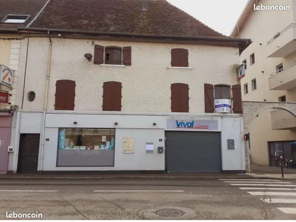Appartement 10 pièces à rénover