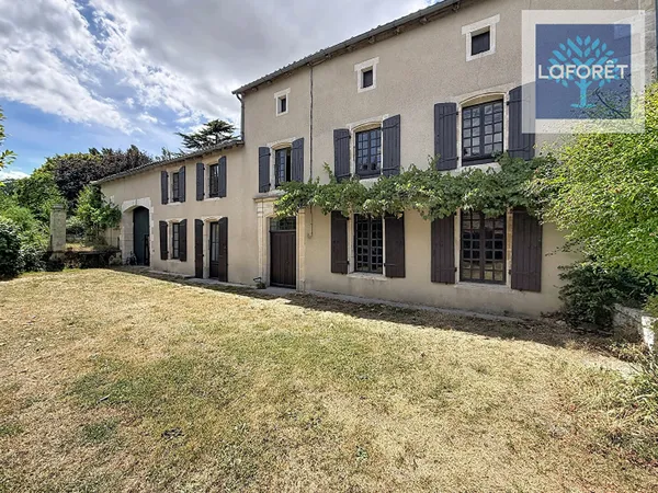 Maison 7 pièces 234 m²