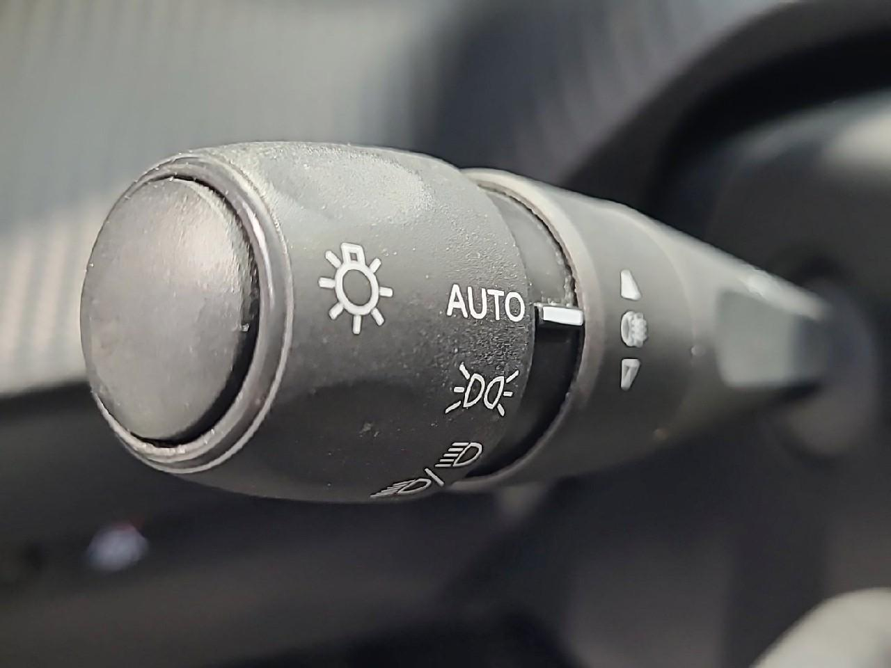 Peugeot 208 puretech 75 s&s bvm5 active pack — photo 23
