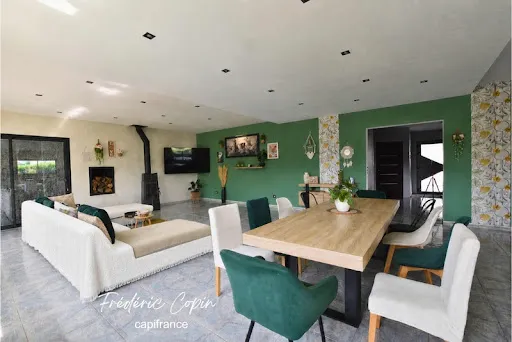 Maison 11 pièces 365 m²