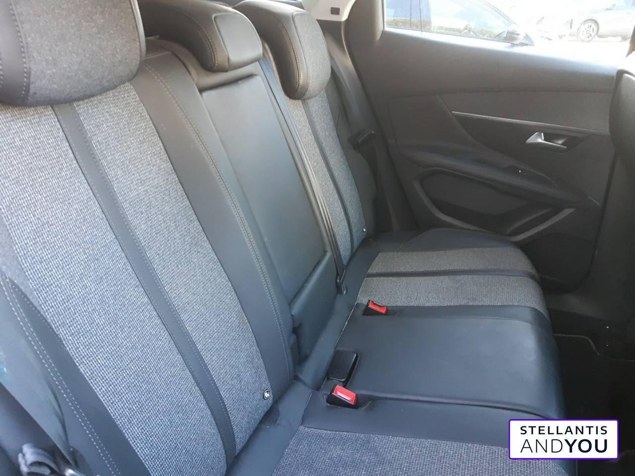 Peugeot 3008 1.2 puretech 130ch s&s eat6 allure — photo 4