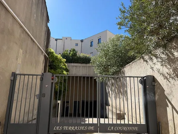 Parking 32 m²