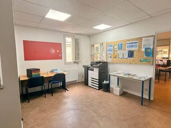 Bureau 256 m²