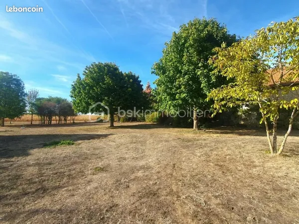Terrain 1 056 m² Provins