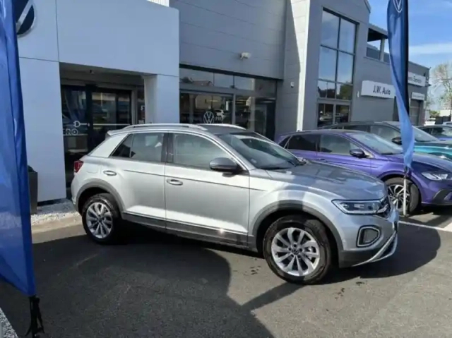 Volkswagen T-Roc 1.5 tsi evo 150ch style dsg7 — photo 2