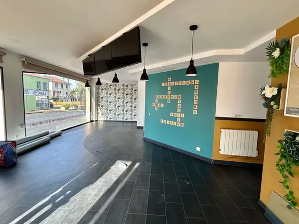 Local commercial 2 pièces 85 m²