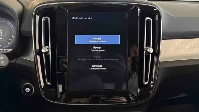 Volvo Xc40 t4 recharge 129+82 ch dct7 — photo 22
