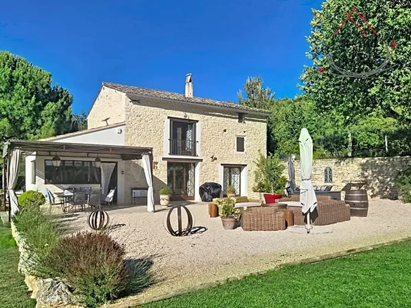 Propriété de prestige entre Saint Antoine et Pernes les Fontaines