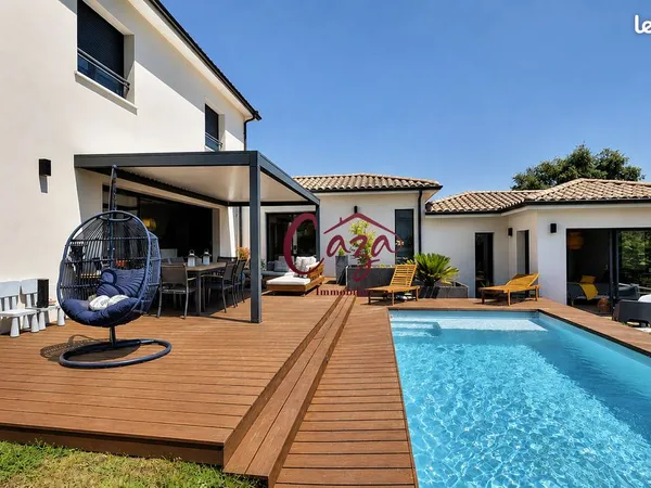 Villa 8 pièces 220 m²