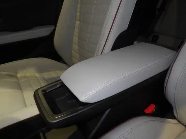 Renault Megane e-tech ev60 220 ch super charge — photo 5