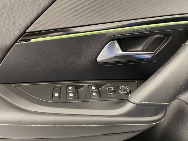 Peugeot 2008 puretech 130 s&amp;s eat8 — photo 32