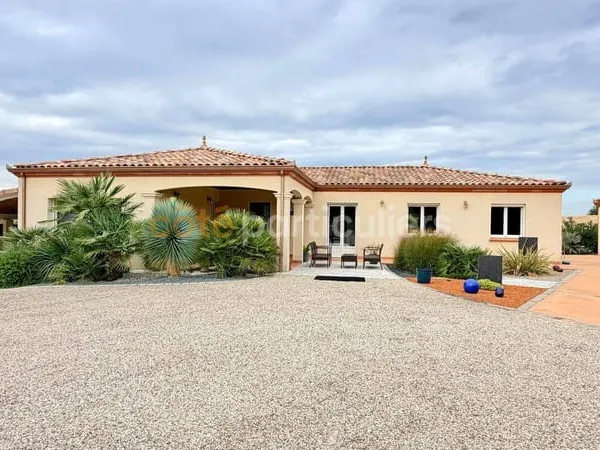 Maison de plain-pied 6 pièces 158 m²