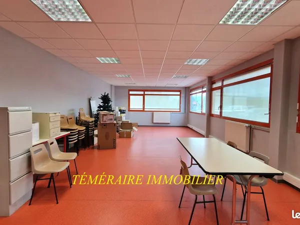 Local 76 m² Champagnole