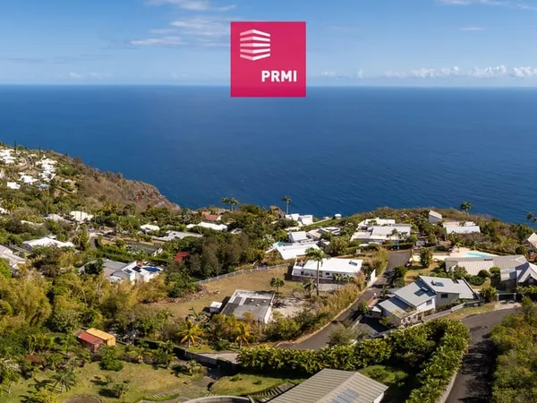 Terrain constructible 700 m² à La Montagne - vue mer