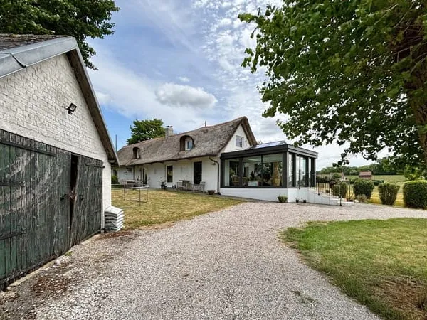 Chaumière sur 1.700 m² au coeur de la campagne flamande, près
