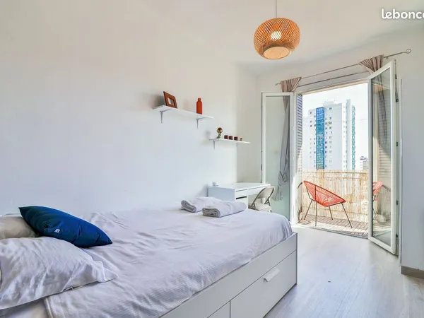 Colocation T5 - chambre avec balcon privatif