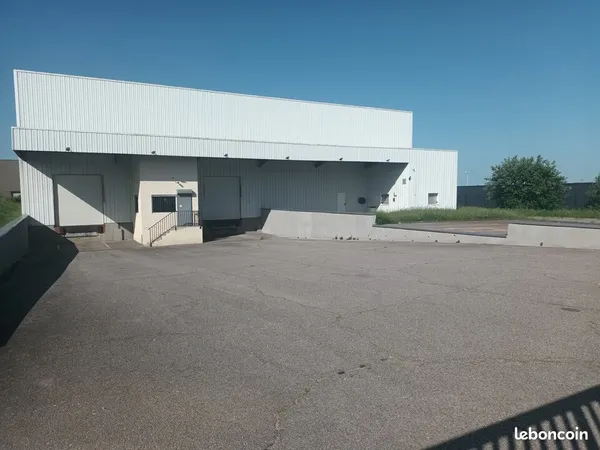 LOCAL D'ACTIVITE 1700 m² BARENTIN