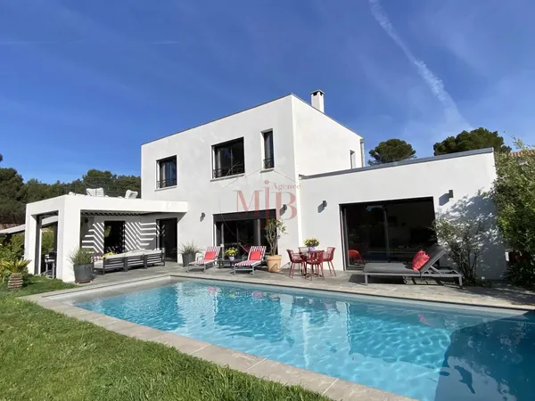 UN MODELE D EXCELLENCE CONTEMPORAINE