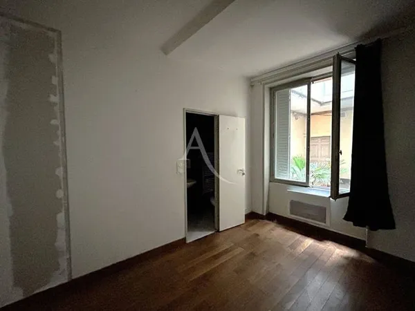 Local commercial 107 m²