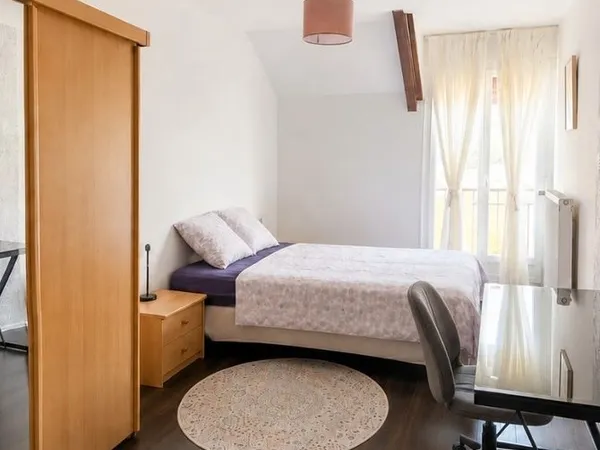 Chambre meublée en colocation - 15 min à pied des universités - 550 tout compris
